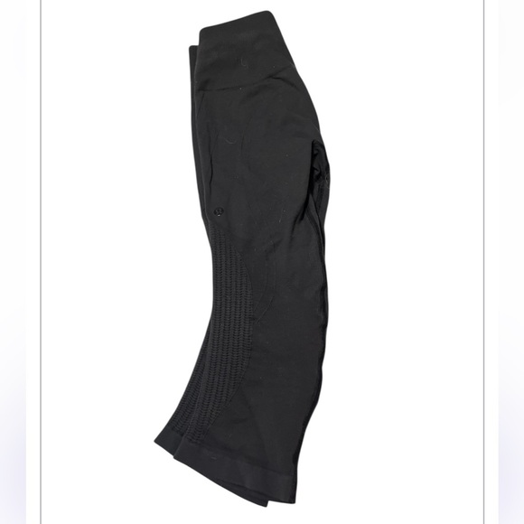 Lululemon In The Flow Capri Womens 4 charcoal Moisture Wick Seamless Fitted Crop - Picture 5 of 9